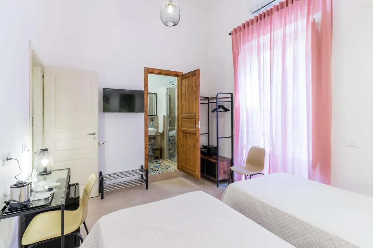 Mama Tita Rooms And Breakfast Παλέρμο Bed and Breakfast